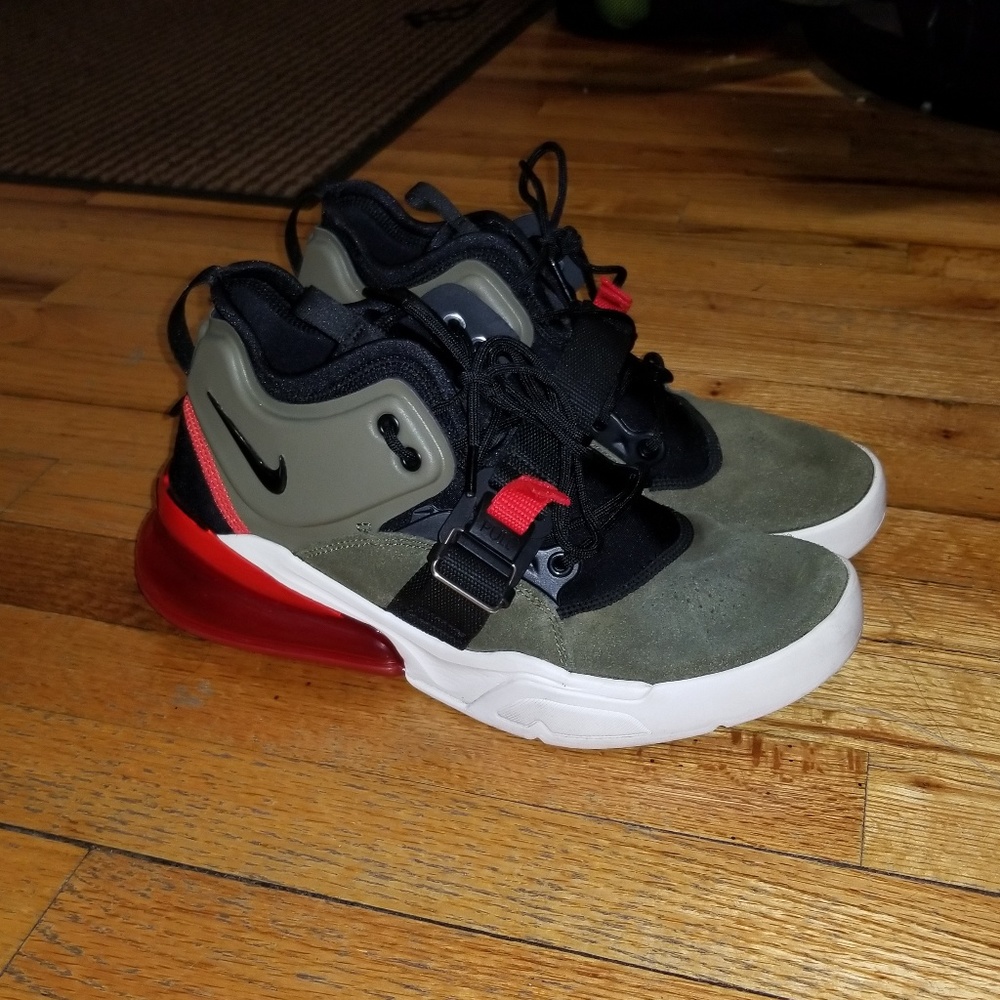 Nike air force 270